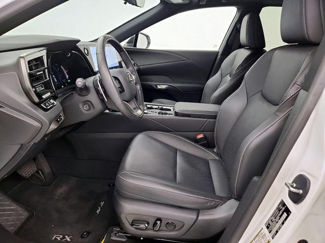 Photo of 2024 White Lexus RX 350h