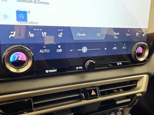 Photo of 2024 White Lexus RX 350h