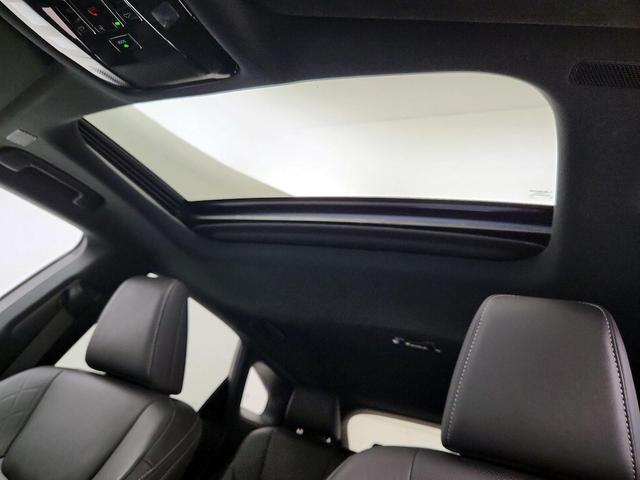Photo of 2024 White Lexus RX 350h