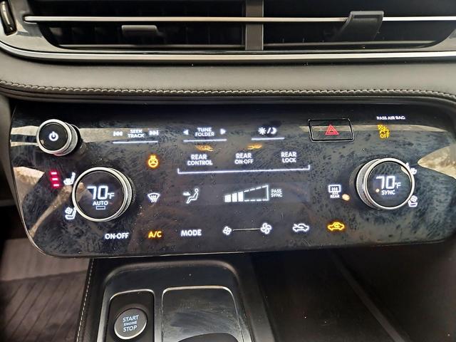 Photo of 2023 Gray INFINITI QX60