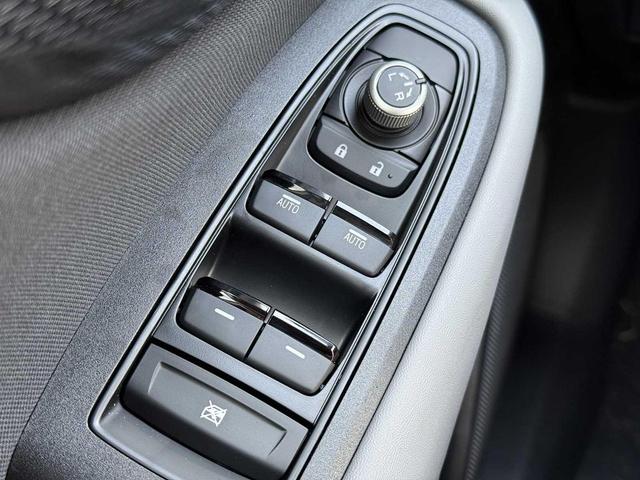 Photo of 2025 Crystal White Pearl Subaru Outback