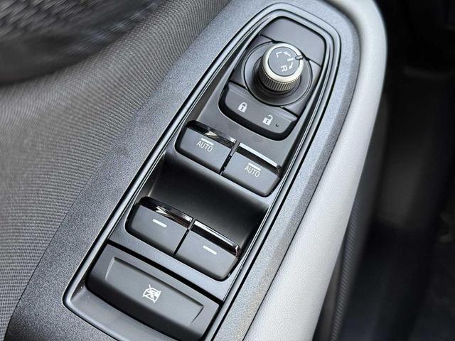 Photo of 2025 Crystal White Pearl Subaru Outback