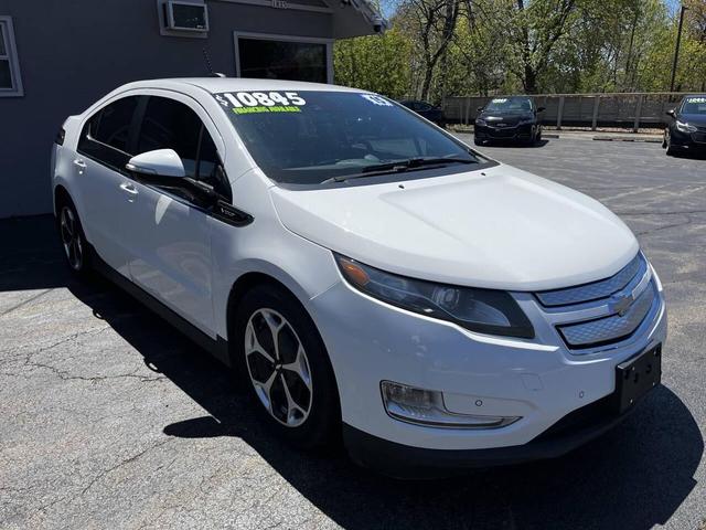 Photo of 2015 White Chevrolet Volt