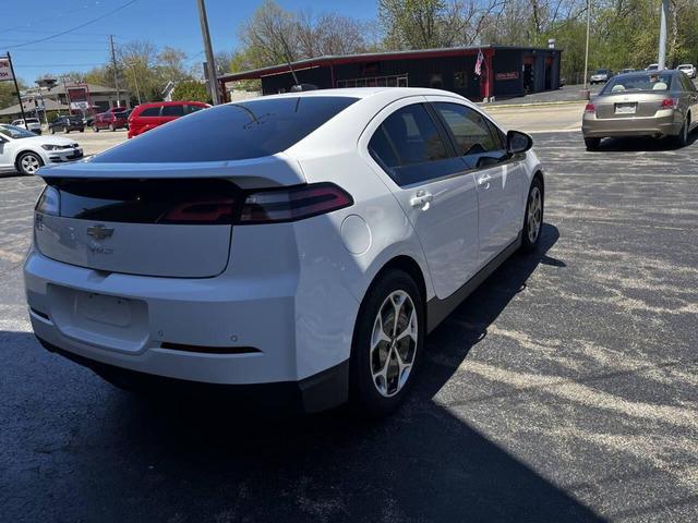 Photo of 2015 White Chevrolet Volt
