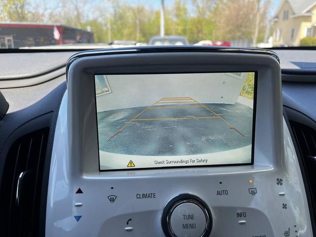 Photo of 2015 White Chevrolet Volt
