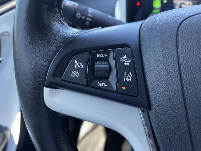 Photo of 2015 White Chevrolet Volt