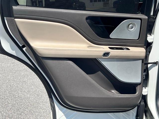 Photo of 2022 Pristine White Lincoln Aviator
