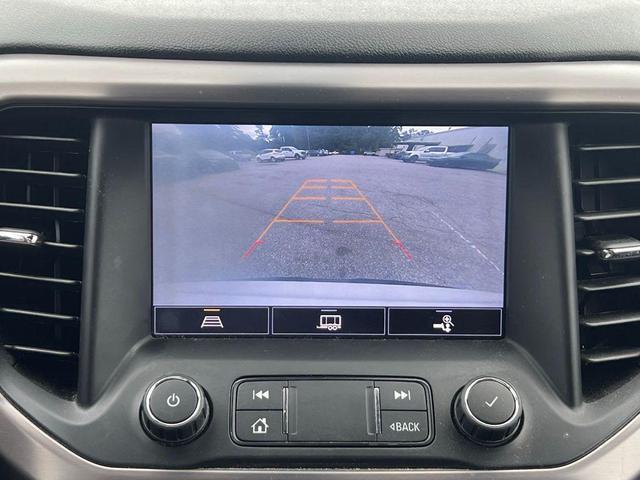 Photo of 2021 Summit White GMC Acadia