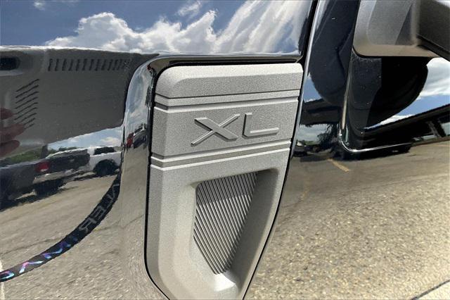 Photo of 2022 Shadow Black Ford Maverick