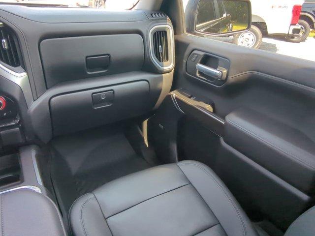 Photo of 2021 Black Chevrolet Silverado 1500