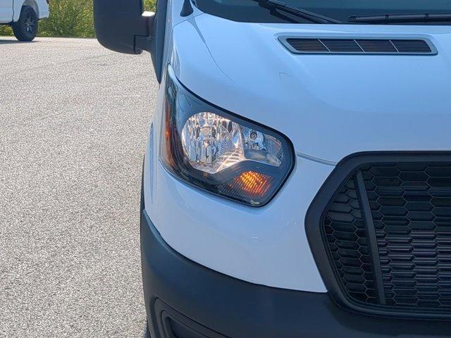 Photo of 2025 Oxford White Ford Transit-250