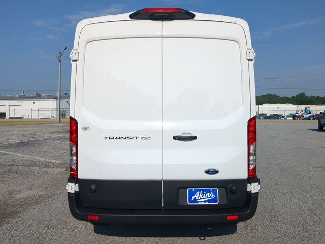 Photo of 2025 Oxford White Ford Transit-250