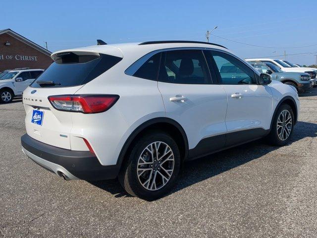 Photo of 2020 Oxford White Ford Escape