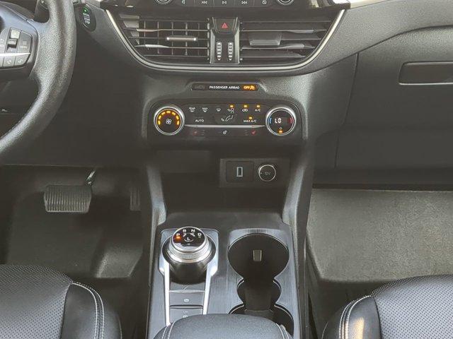 Photo of 2020 Oxford White Ford Escape
