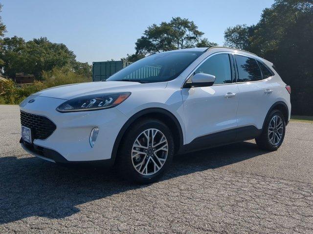 Photo of 2020 Oxford White Ford Escape