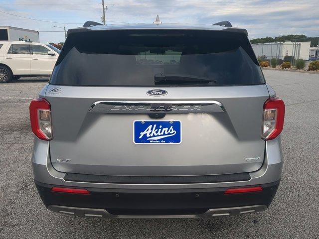 Photo of 2020 Silver Ford Explorer