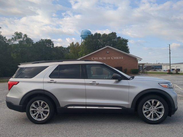 Photo of 2020 Silver Ford Explorer