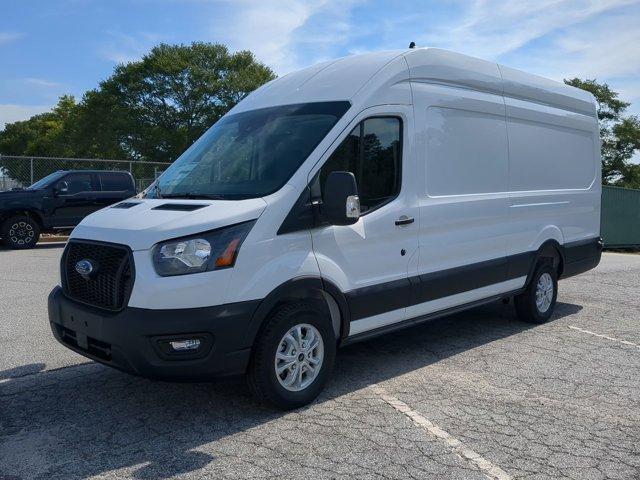 Photo of 2025 Oxford White Ford Transit-250