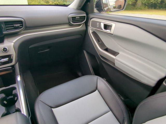 Photo of 2023 Agate Black Metallic Ford Explorer