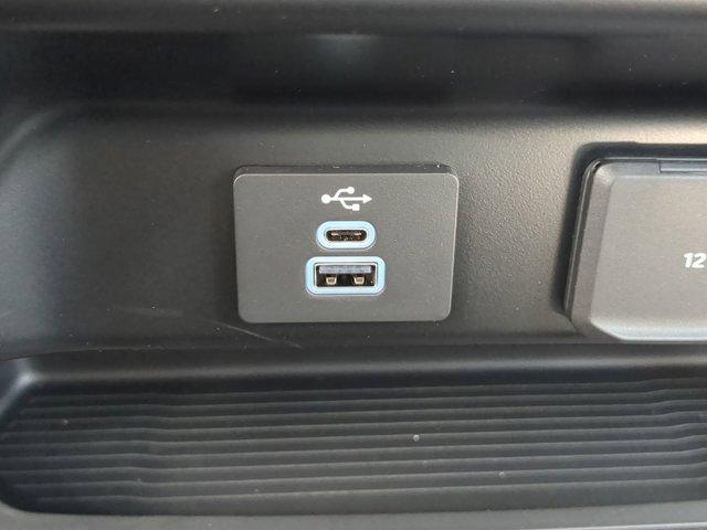 Photo of 2026 Oxford White Ford F-250
