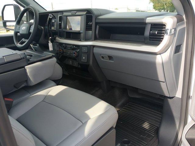 Photo of 2026 Oxford White Ford F-250
