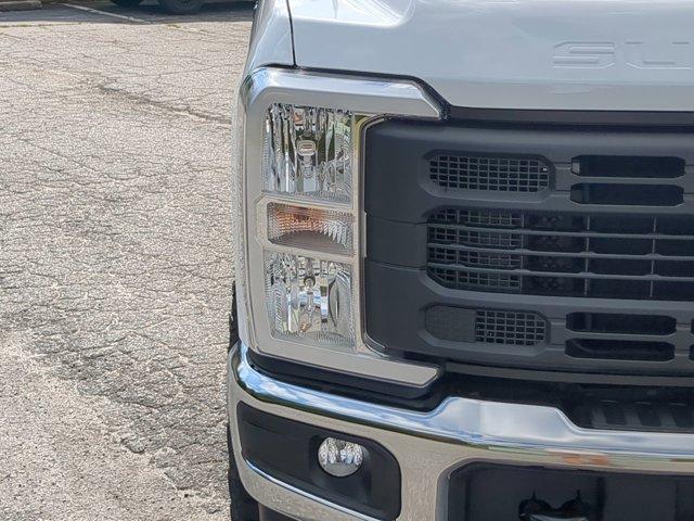 Photo of 2026 Oxford White Ford F-250