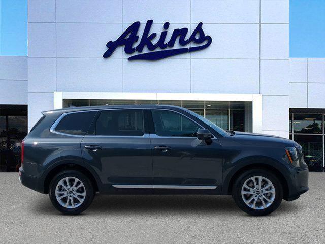 Photo of 2022 Gray Kia Telluride