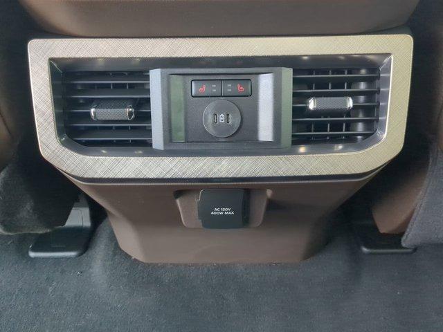 Photo of 2025 Oxford White Ford F-450
