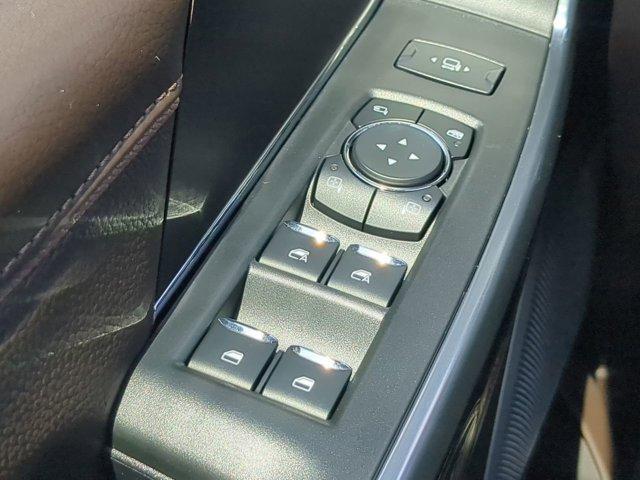 Photo of 2025 Oxford White Ford F-450