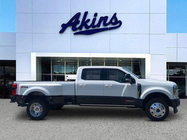 Photo of 2025 Oxford White Ford F-450