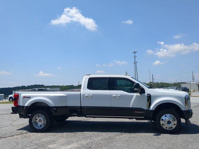 Photo of 2025 Oxford White Ford F-450