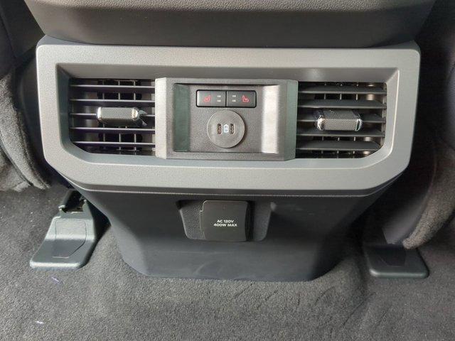 Photo of 2025 Oxford White Ford F-250