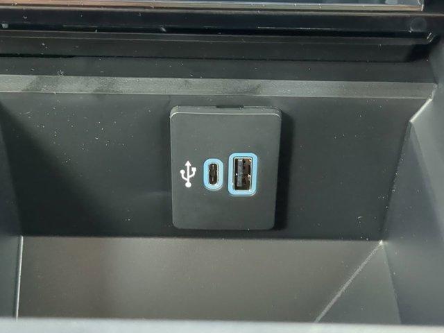 Photo of 2025 Oxford White Ford F-250