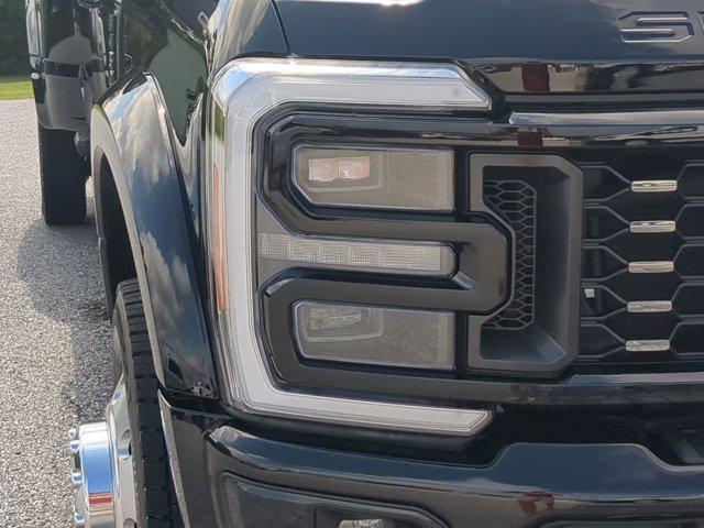 Photo of 2024 Agate Black Metallic Ford F-450