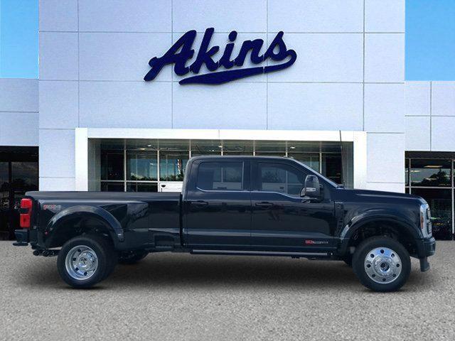 Photo of 2024 Agate Black Metallic Ford F-450