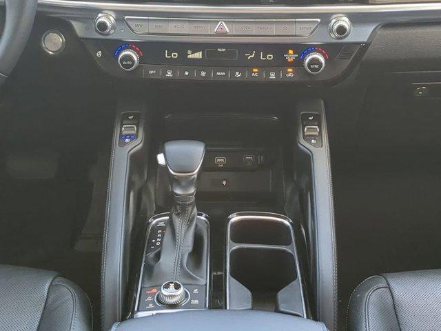 Photo of 2022 Glacial White Pearl Kia Telluride