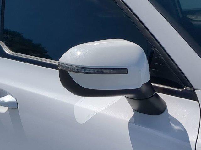 Photo of 2022 Glacial White Pearl Kia Telluride