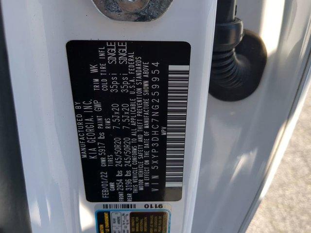 Photo of 2022 Glacial White Pearl Kia Telluride