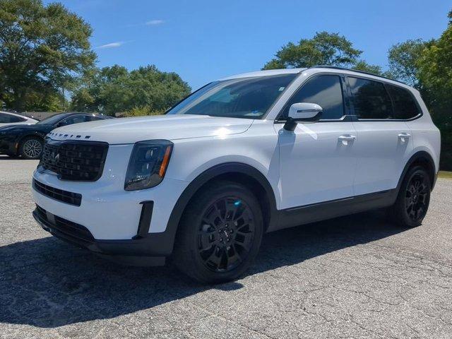 Photo of 2022 Glacial White Pearl Kia Telluride