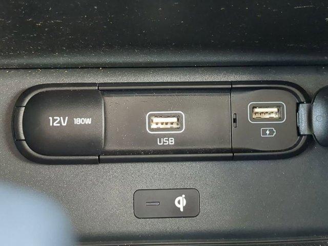 Photo of 2022 Glacial White Pearl Kia Telluride