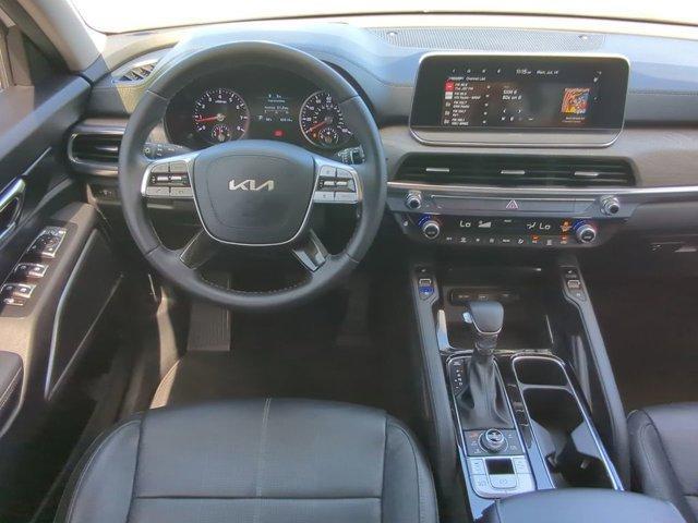 Photo of 2022 Glacial White Pearl Kia Telluride