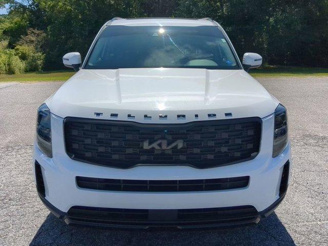 Photo of 2022 Glacial White Pearl Kia Telluride