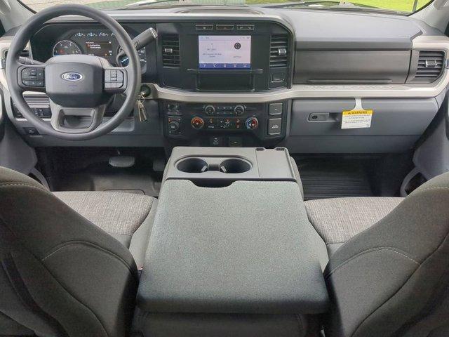 Photo of 2024 Agate Black Metallic Ford F-250