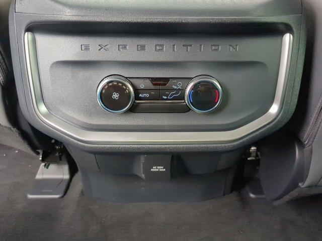 Photo of 2025 Dark Ford Expedition
