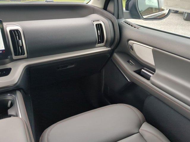 Photo of 2025 Dark Ford Expedition