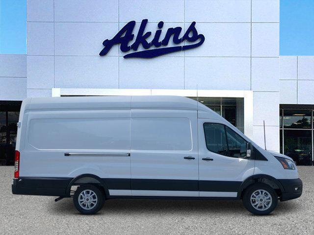 Photo of 2025 Oxford White Ford Transit-250