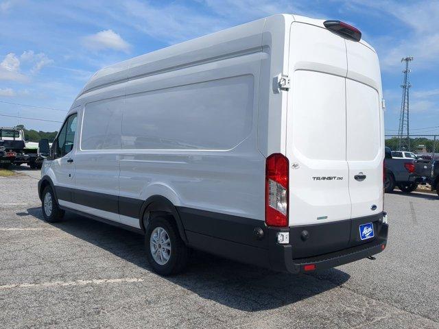 Photo of 2025 Oxford White Ford Transit-250