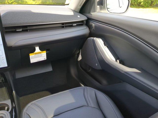 Photo of 2025 Star White Ford Mustang Mach-E