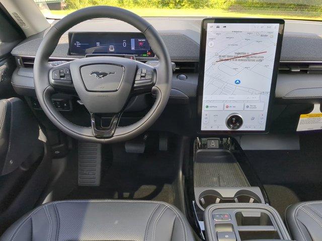 Photo of 2025 Star White Ford Mustang Mach-E