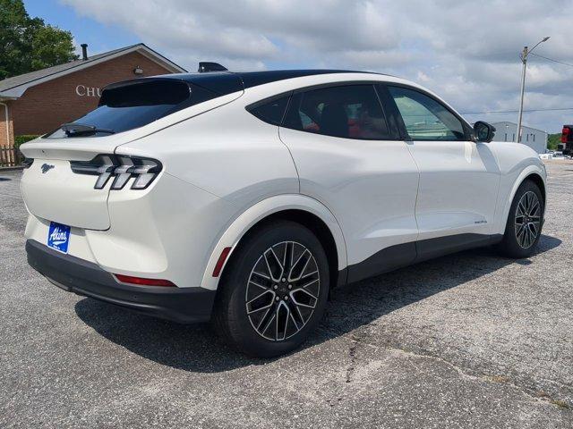 Photo of 2025 Star White Ford Mustang Mach-E